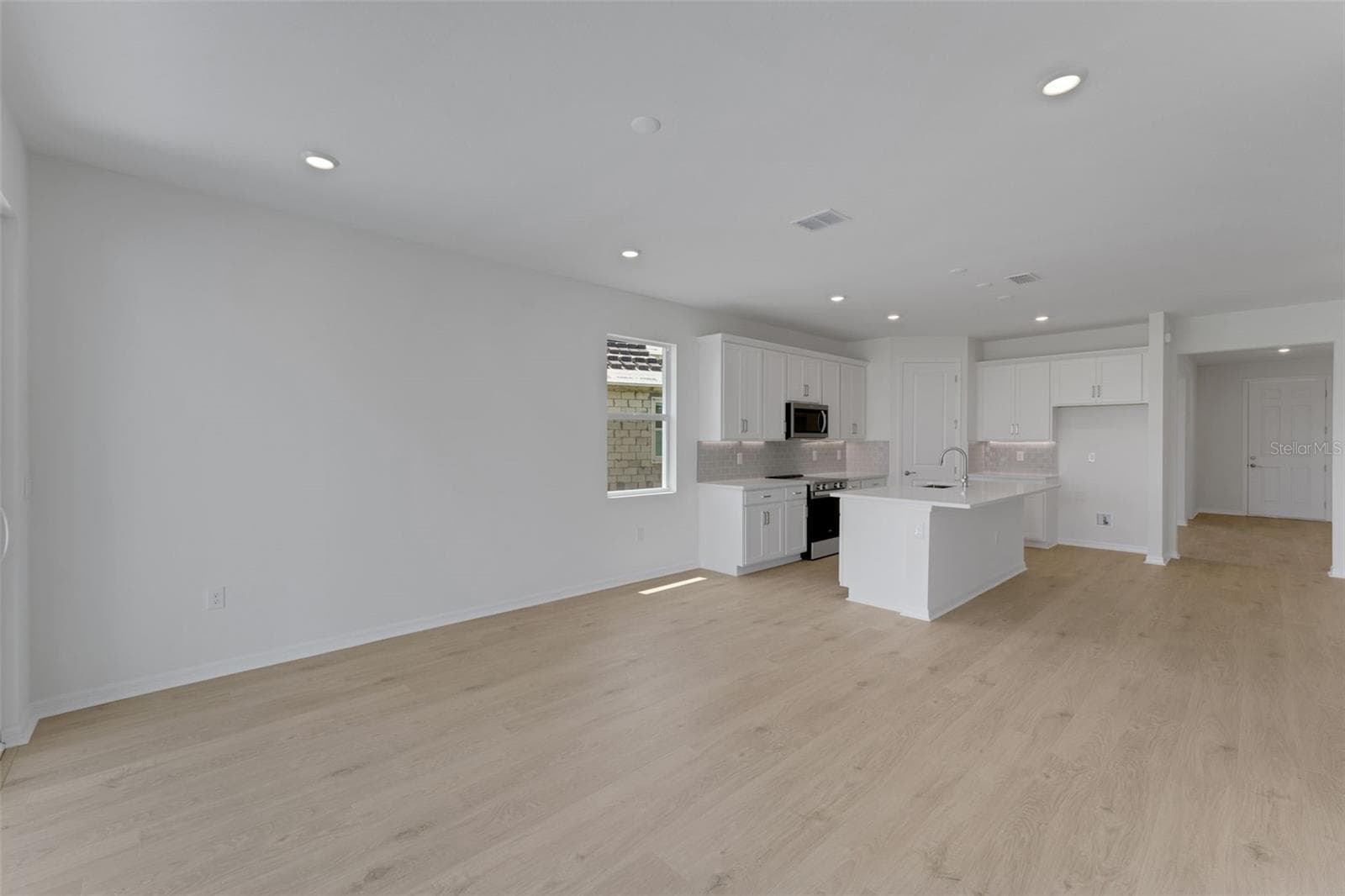 Single Family Residence at 16935 SQUIRREL BRANCH LN, ALVA, photo 11 of 35