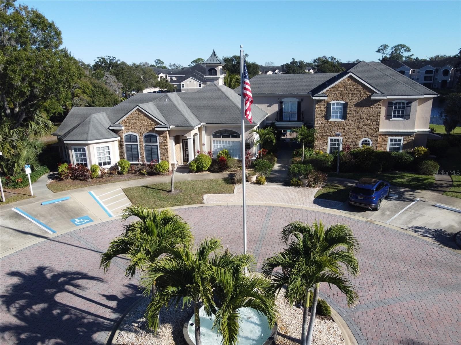 940 VILLAGE TRL #4-202