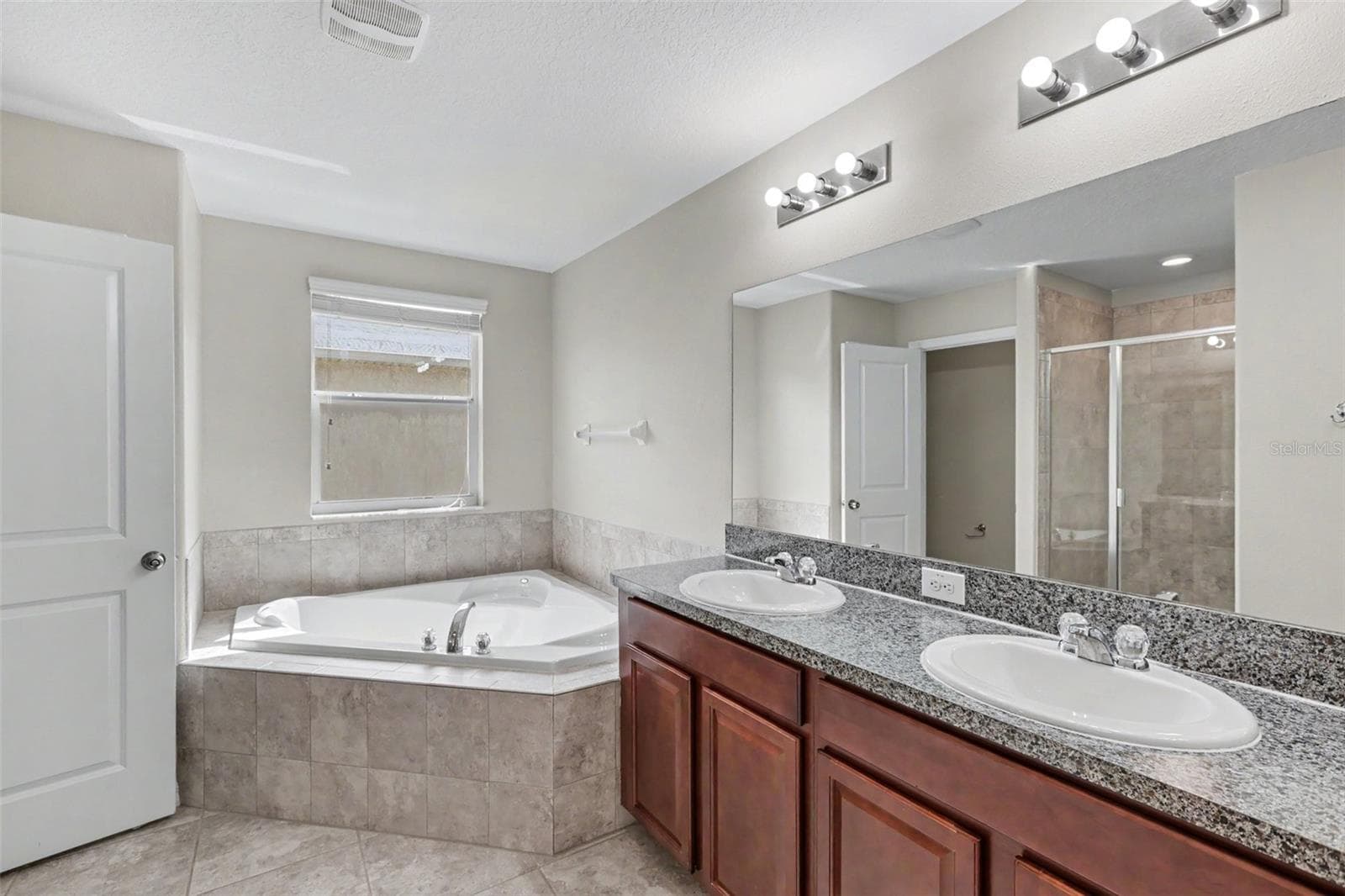 Single Family Residence at 21087 PLEASANT PLAINS PKWY, LAND O LAKES, photo 26 of 31