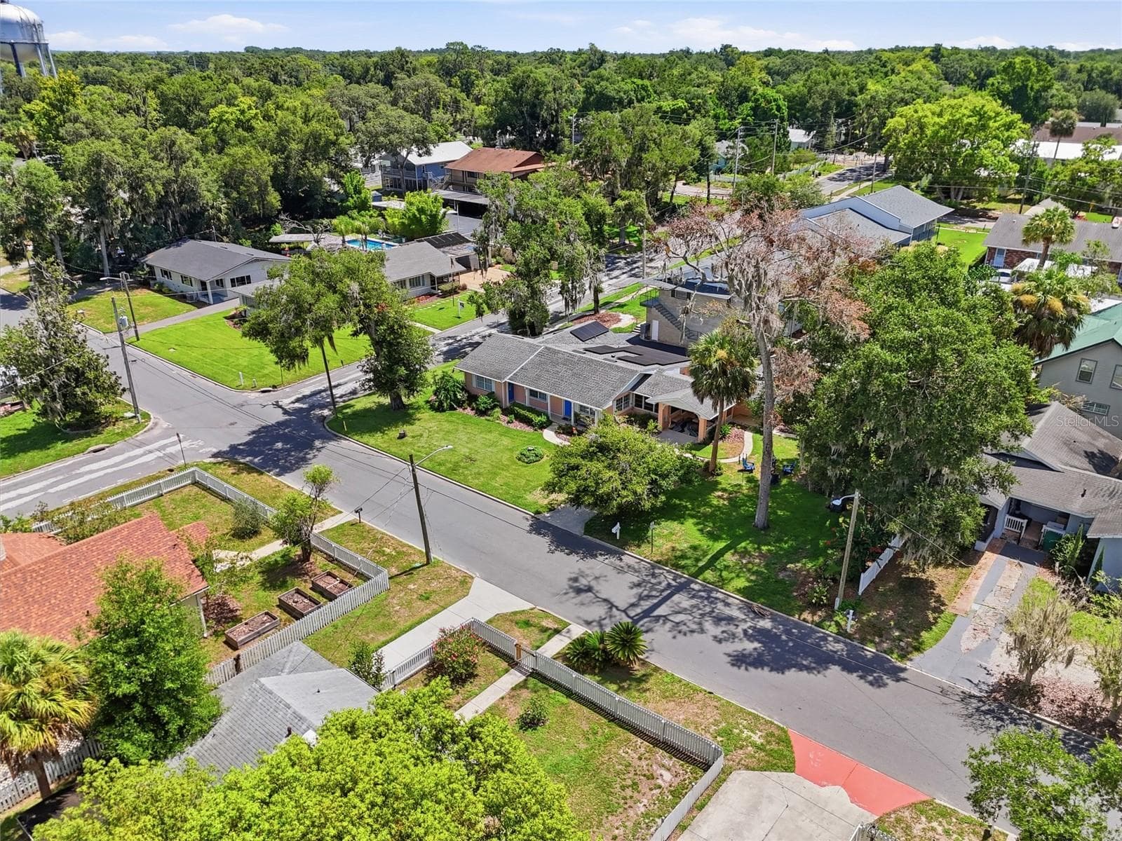 Single Family Residence at 936 N BAKER ST, MOUNT DORA, photo 40 of 53