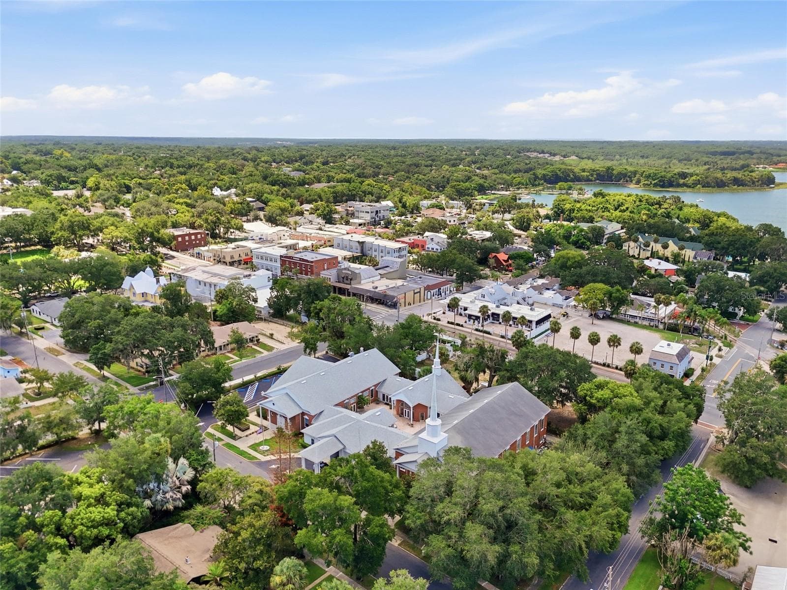 Single Family Residence at 936 N BAKER ST, MOUNT DORA, photo 49 of 53