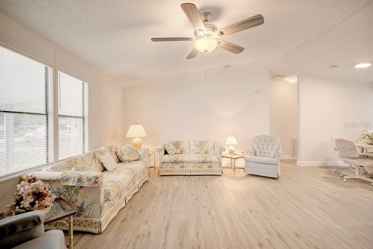 Manufactured Home at 3523 SE 35TH AVE, OKEECHOBEE, photo 8 of 23