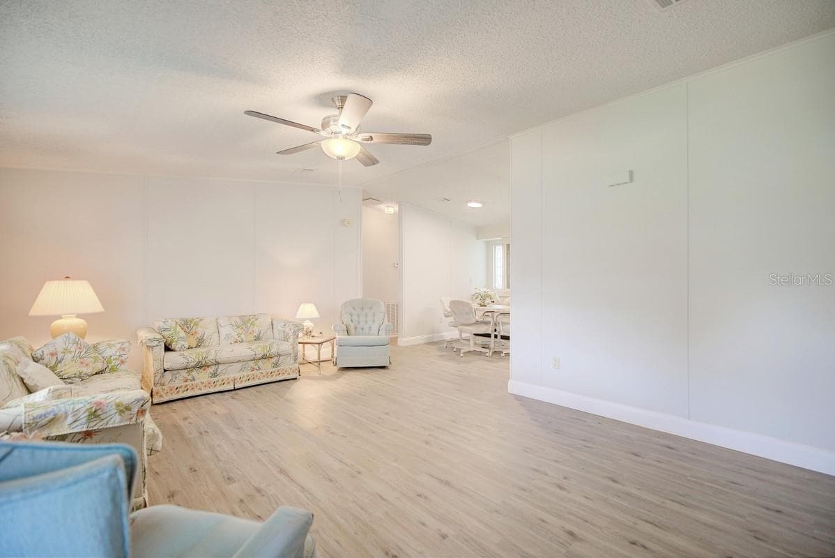 Manufactured Home at 3523 SE 35TH AVE, OKEECHOBEE, photo 9 of 23