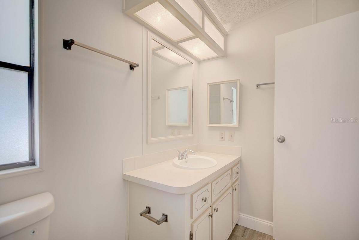 Manufactured Home at 3523 SE 35TH AVE, OKEECHOBEE, photo 10 of 23