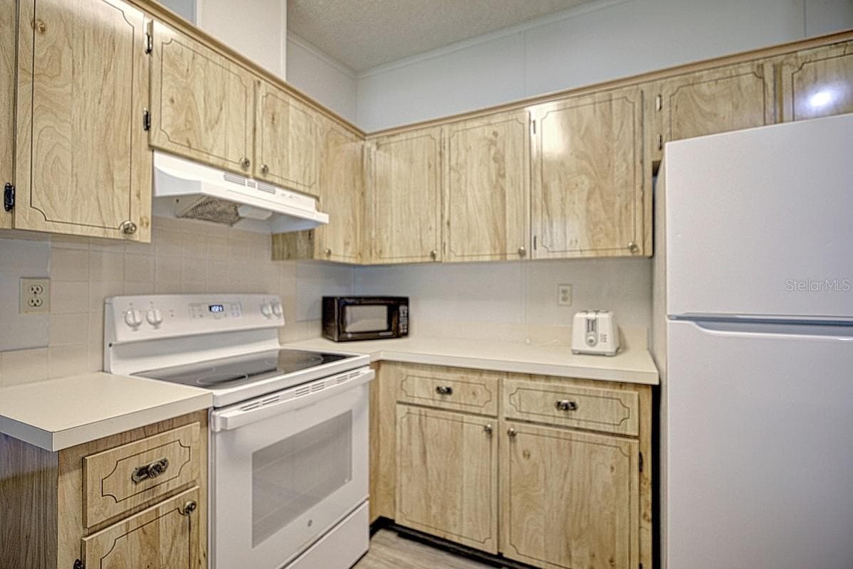 Manufactured Home at 3523 SE 35TH AVE, OKEECHOBEE, photo 13 of 23