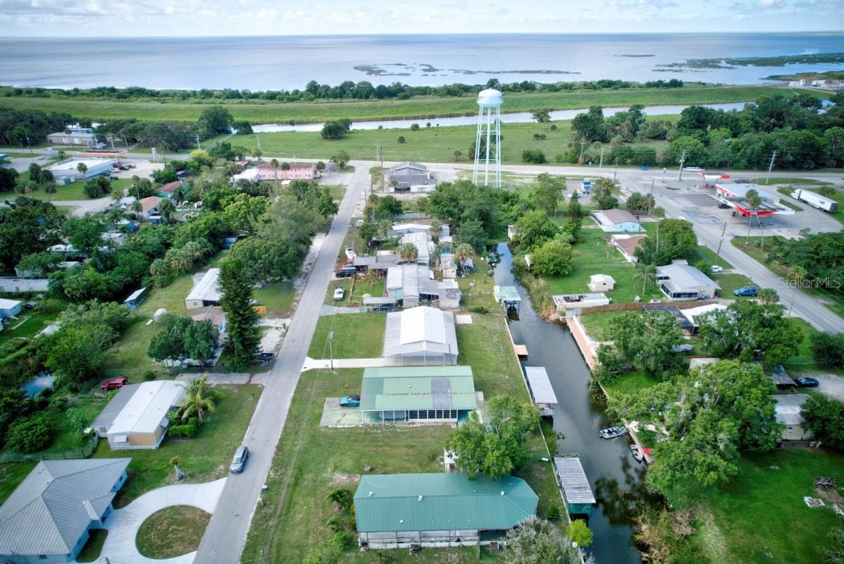 Manufactured Home at 3523 SE 35TH AVE, OKEECHOBEE, photo 20 of 23
