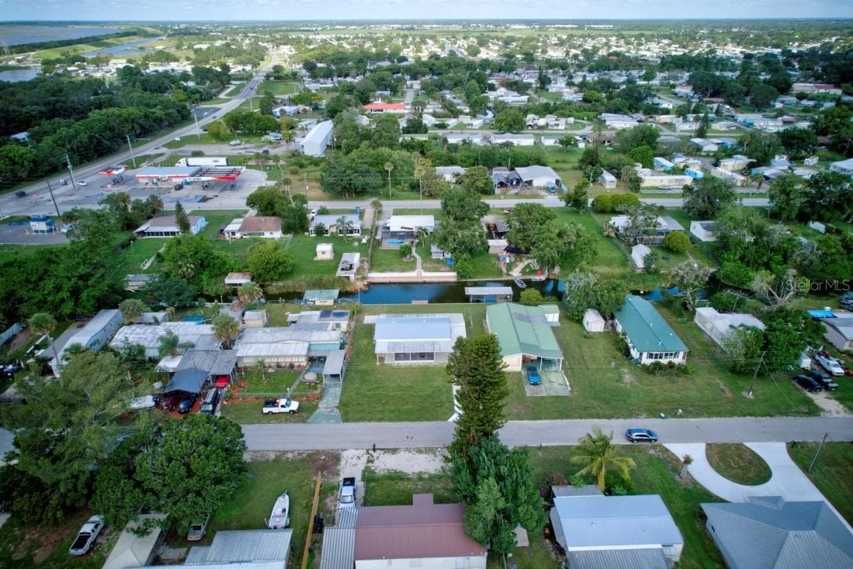 Manufactured Home at 3523 SE 35TH AVE, OKEECHOBEE, photo 21 of 23