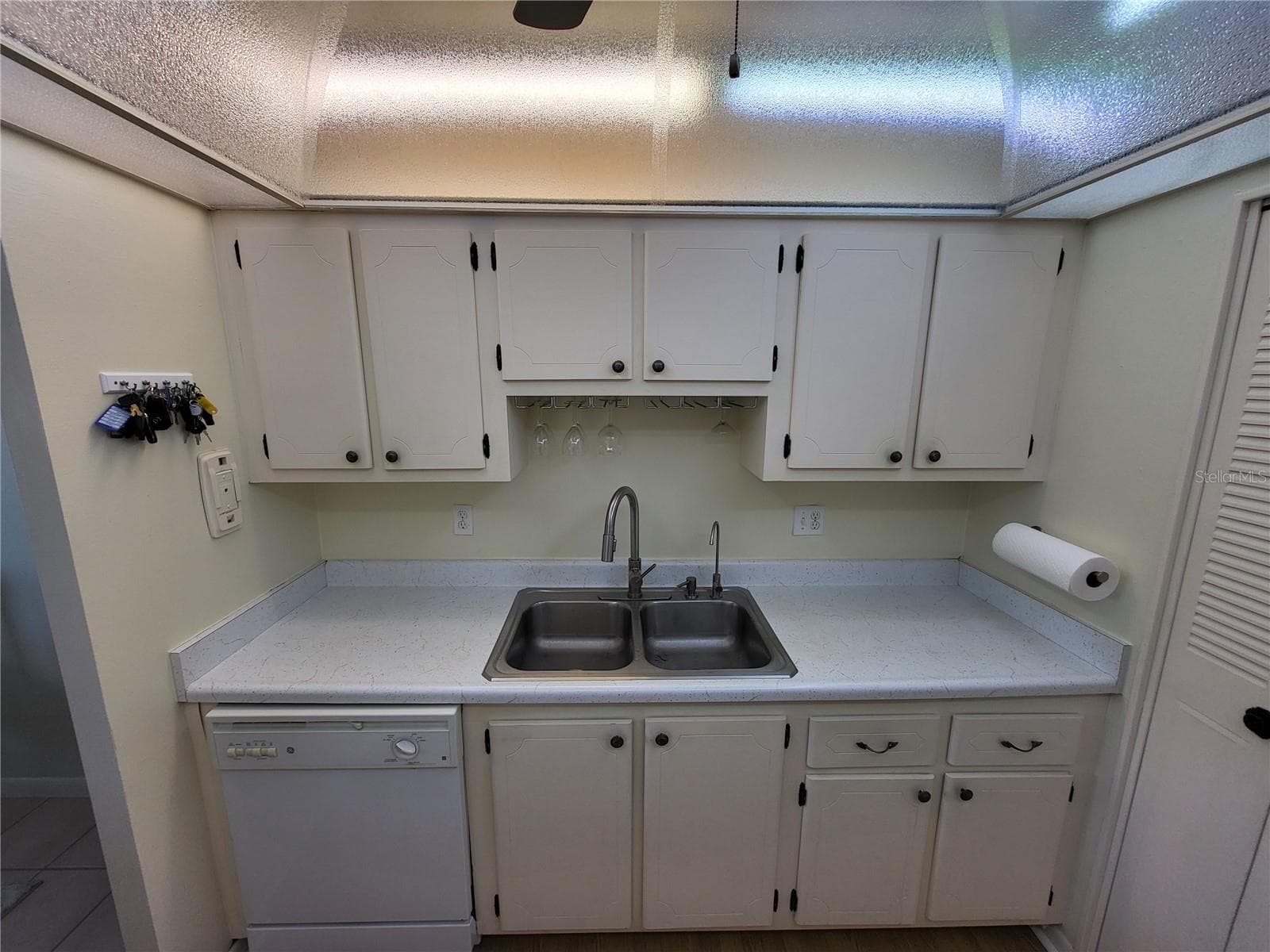 Condominium at 1235 S HIGHLAND AVE #4-306, CLEARWATER, photo 7 of 19