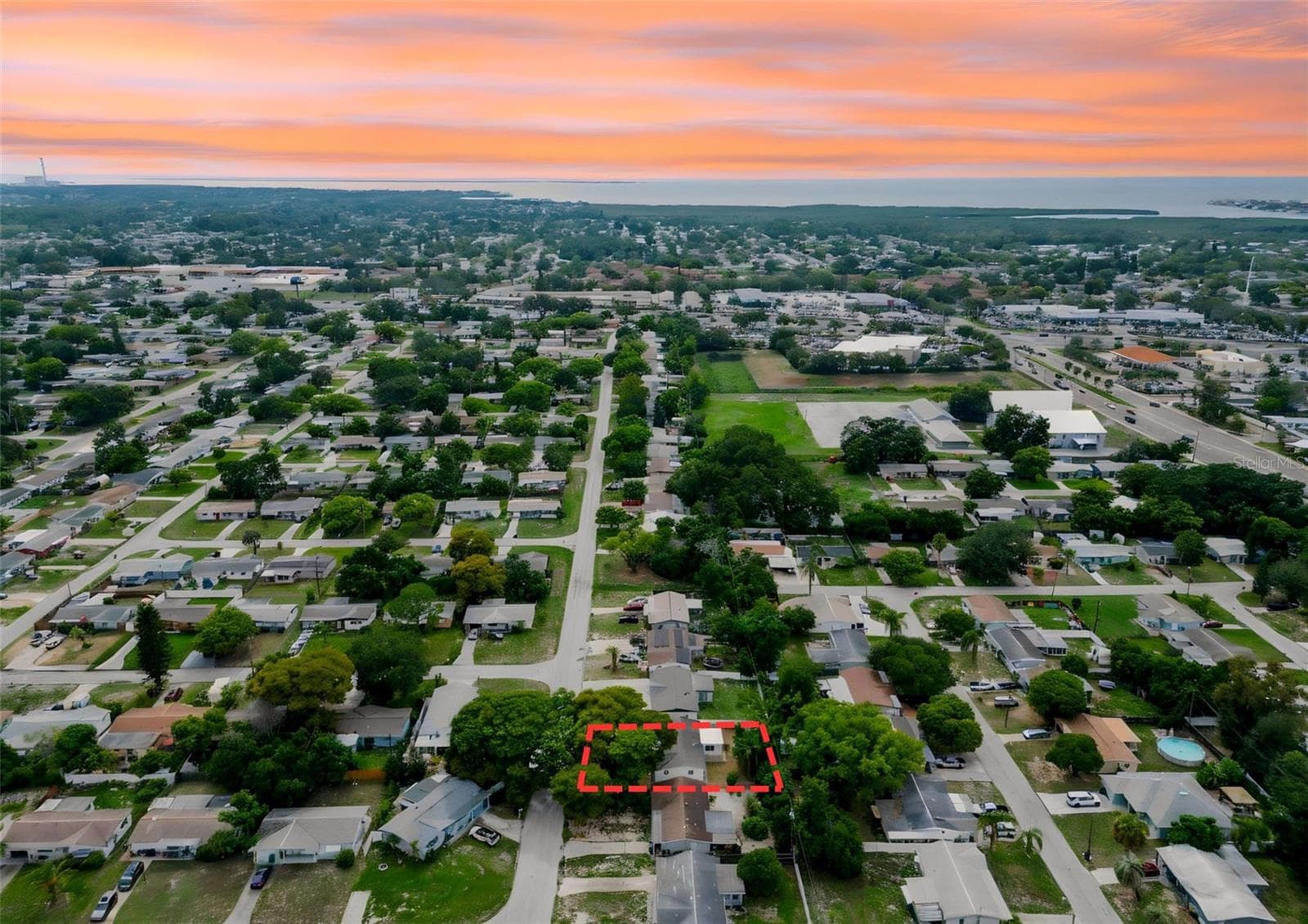Single Family Residence at 4925 BEACON HILL DR, NEW PORT RICHEY, photo 3 of 50