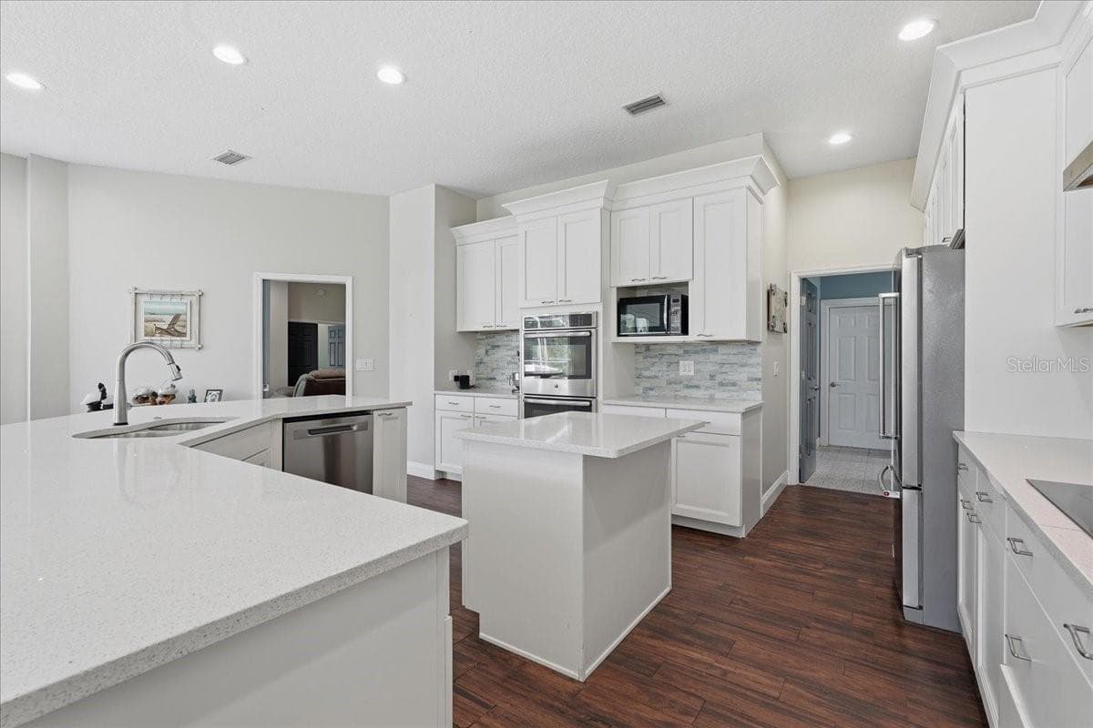 The cooking and entertainment dream - 17024 WINNERS CIR, ODESSA