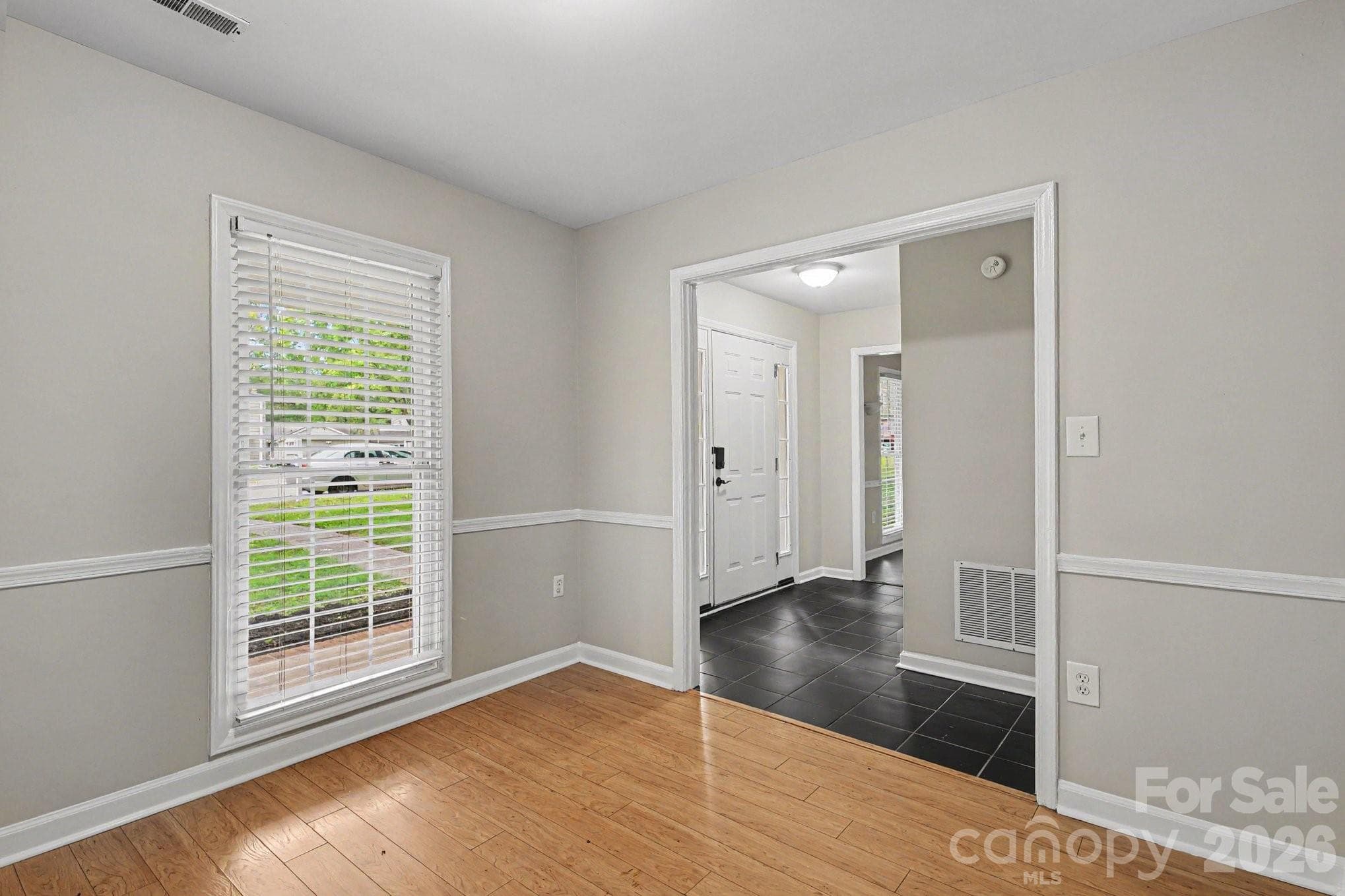 Single Family Residence at 5200 Birchbark Lane, Charlotte, photo 4 of 26