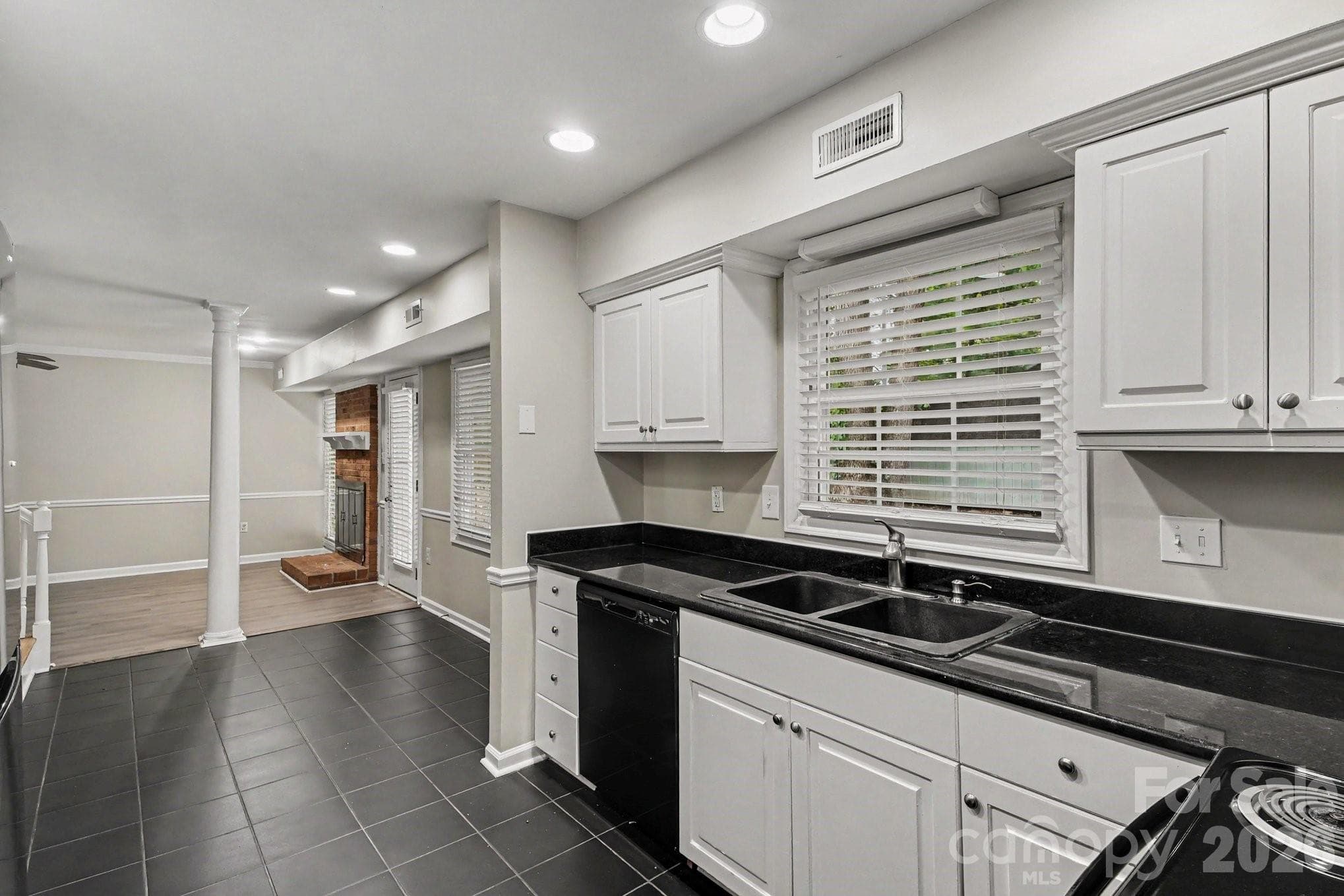 Single Family Residence at 5200 Birchbark Lane, Charlotte, photo 11 of 26