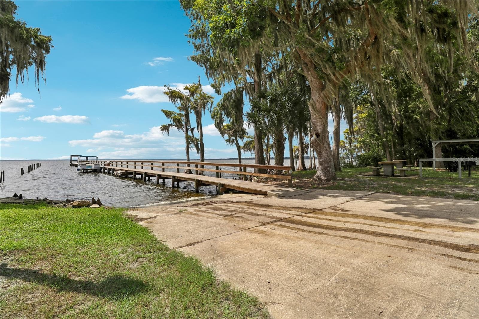 dock in gated community area - 225 GARDENIA AVE, GEORGETOWN