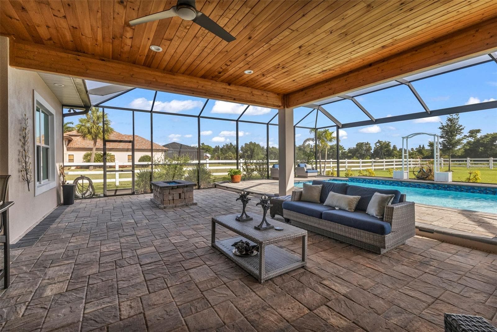 Single Family Residence at 28975 SMUGGLERS LN, PUNTA GORDA, photo 37 of 88