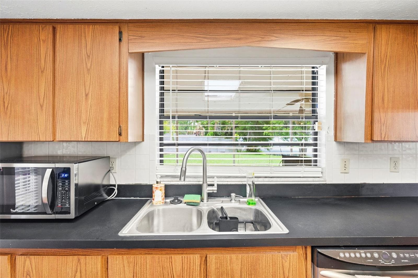 Single Family Residence at 15806 PENNINGTON RD, TAMPA, photo 15 of 48