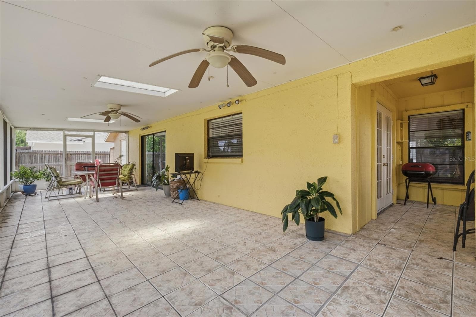 Single Family Residence at 15806 PENNINGTON RD, TAMPA, photo 37 of 48
