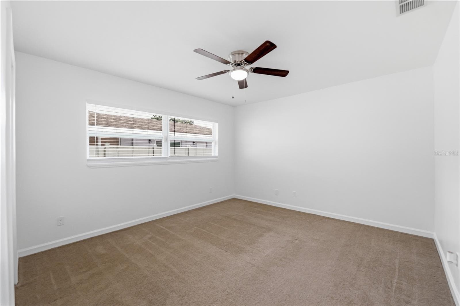 Single Family Residence at 1514 BURNING TREE LN, BRANDON, photo 10 of 37