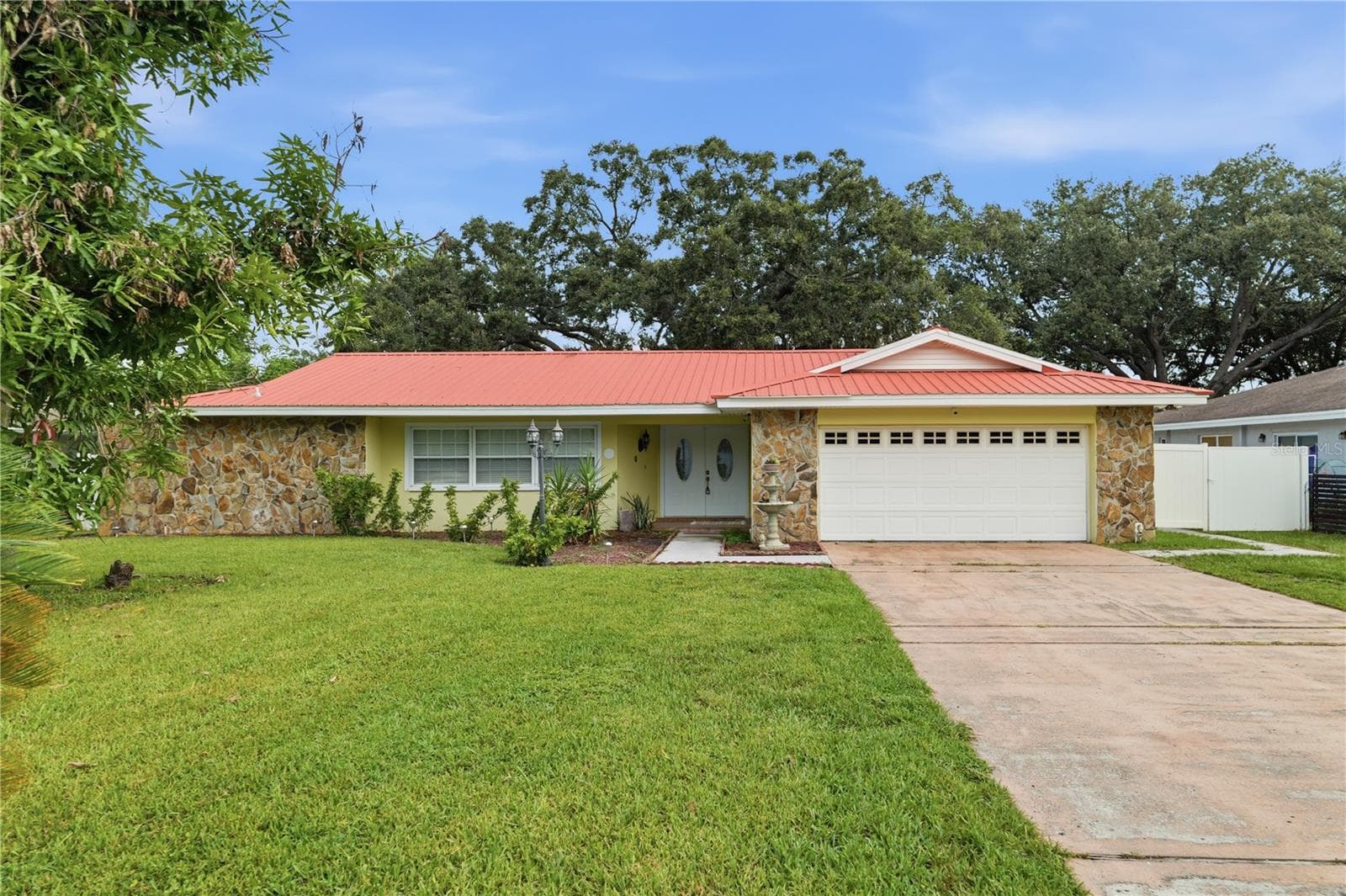 Single Family Residence at 1514 BURNING TREE LN, BRANDON, photo 30 of 37