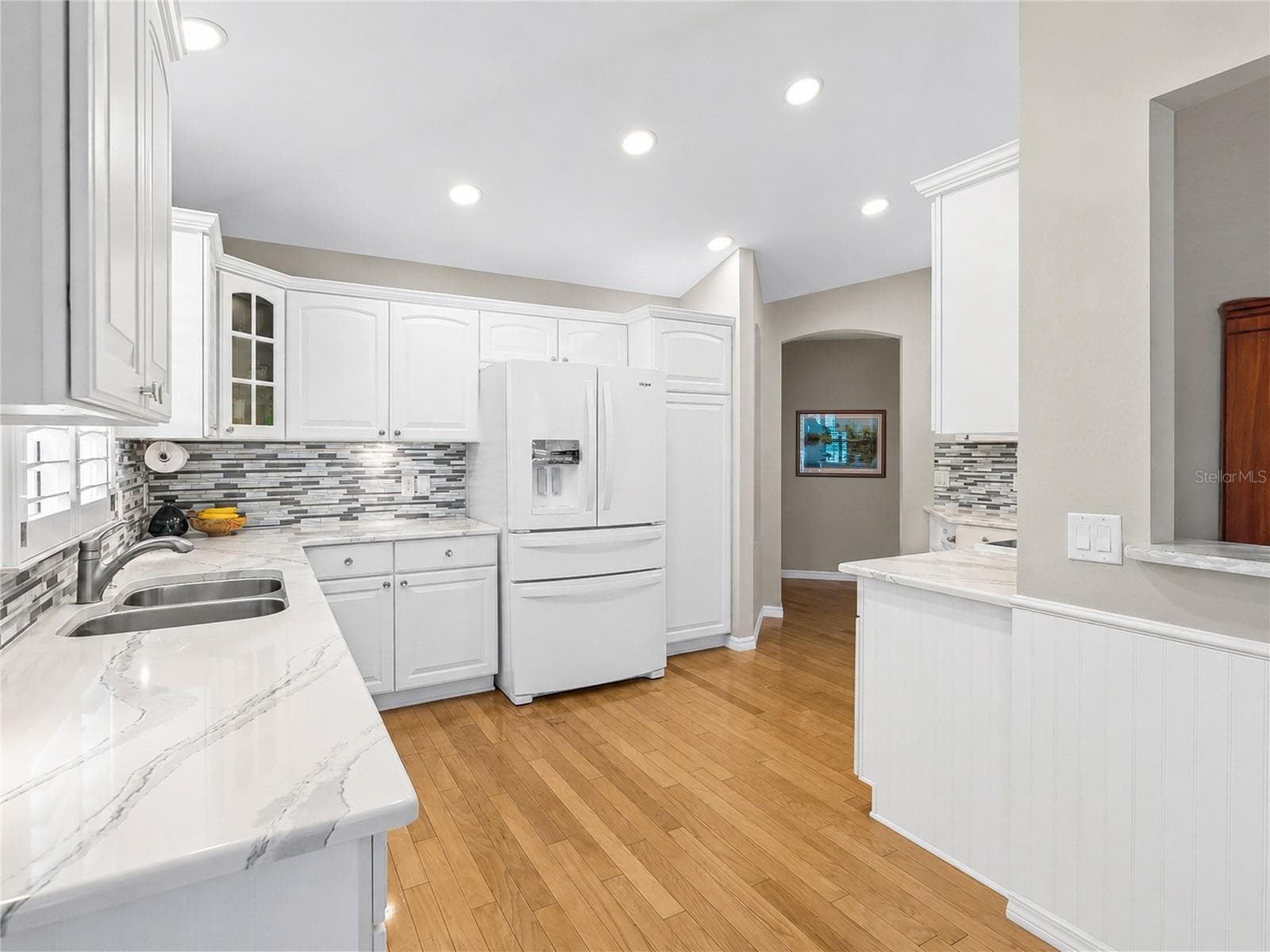 SPACIOUS KITCHEN WITH ABUNDANCE OF CABINETS - 3101 ARCHER AVE, THE VILLAGES