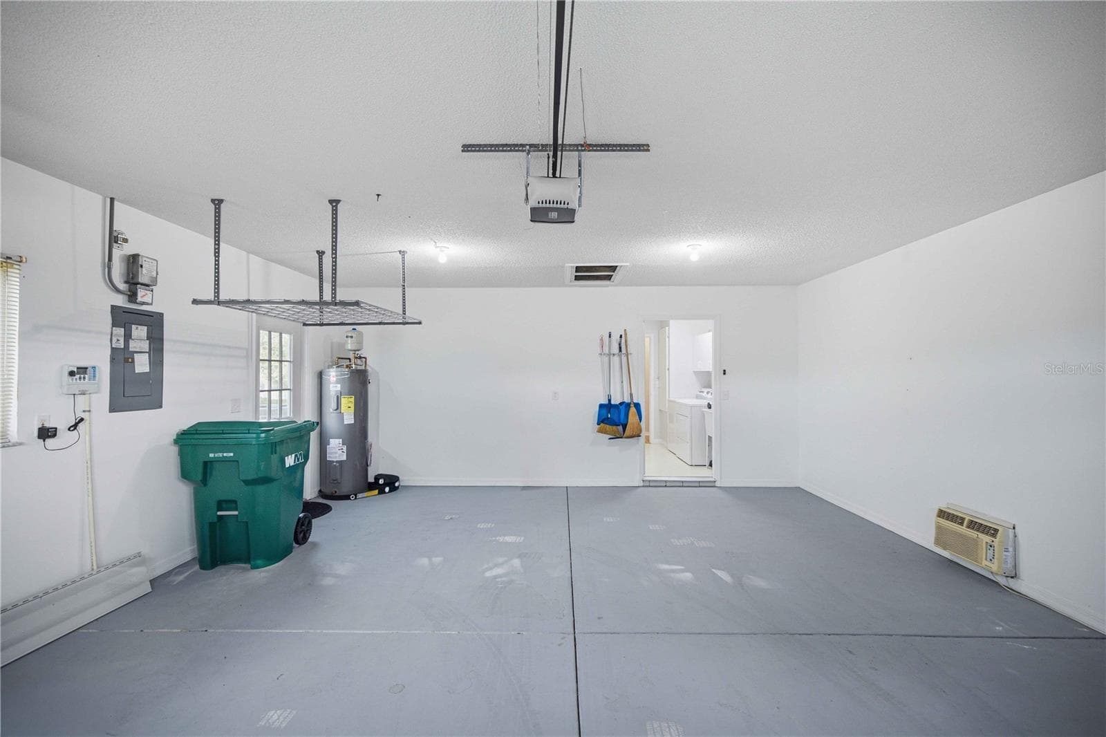 Garage - 17832 SE 96TH AVE, SUMMERFIELD