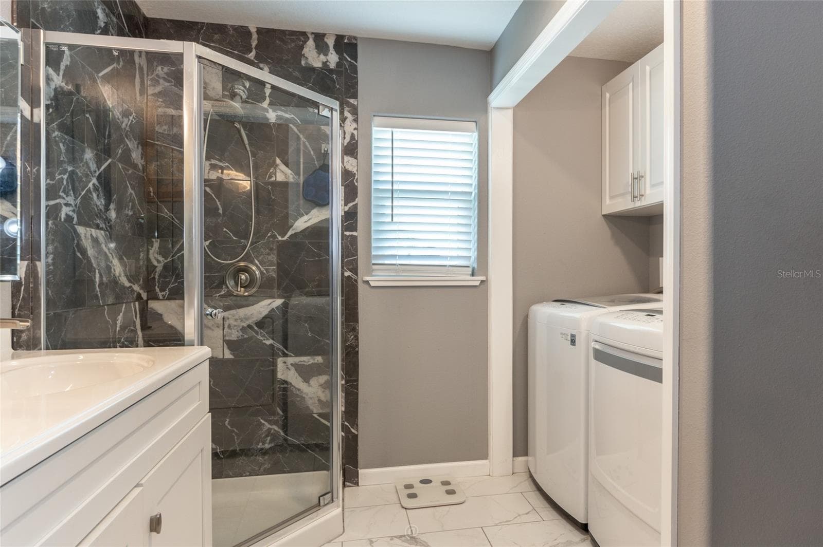 Full size washer & dryer. Plenty of cabinet space - 904 S DAYTONA AVE, FLAGLER BEACH