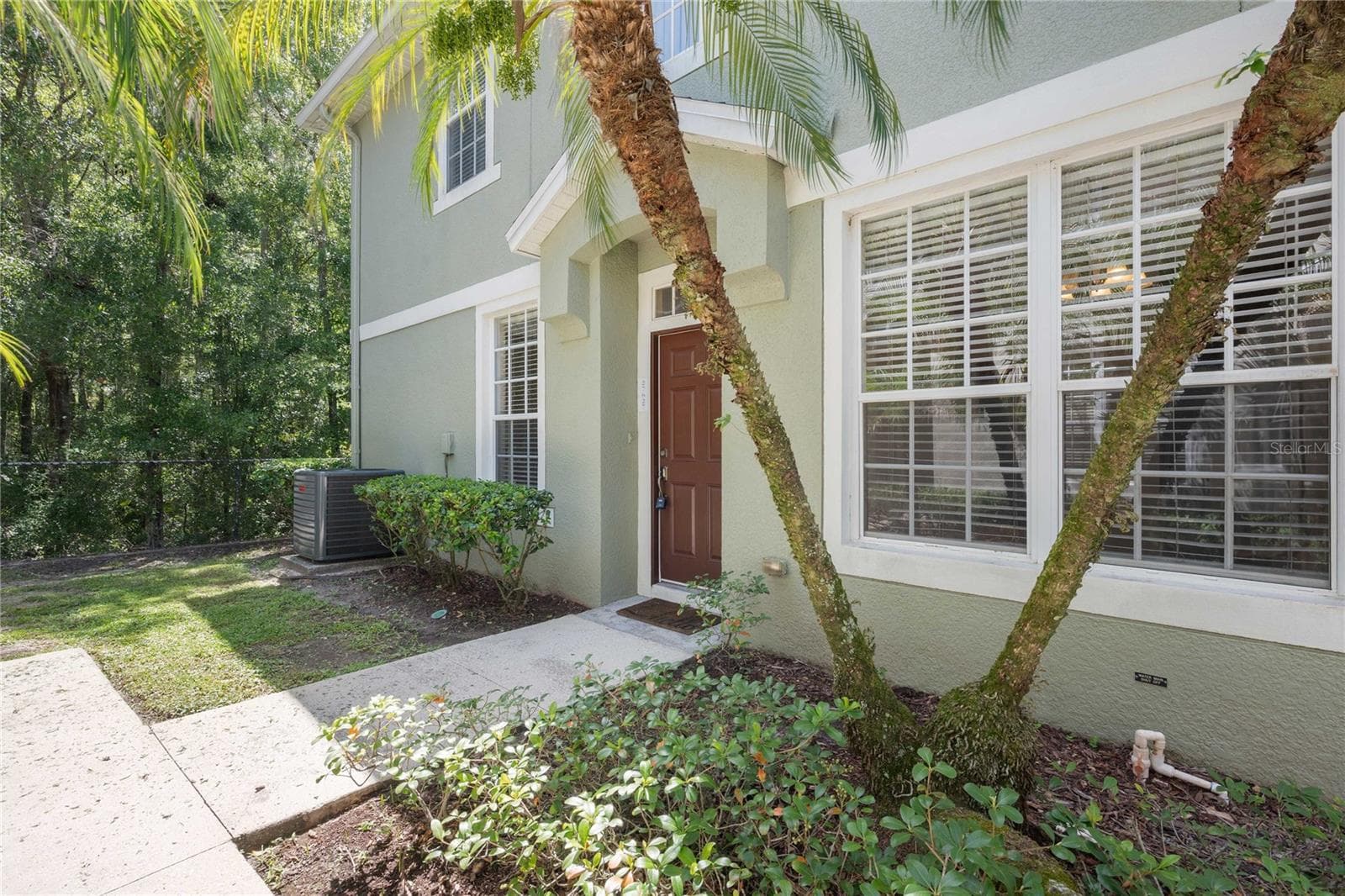 Townhouse at 27627 PLEASURE RIDE LOOP, WESLEY CHAPEL, photo 4 of 33