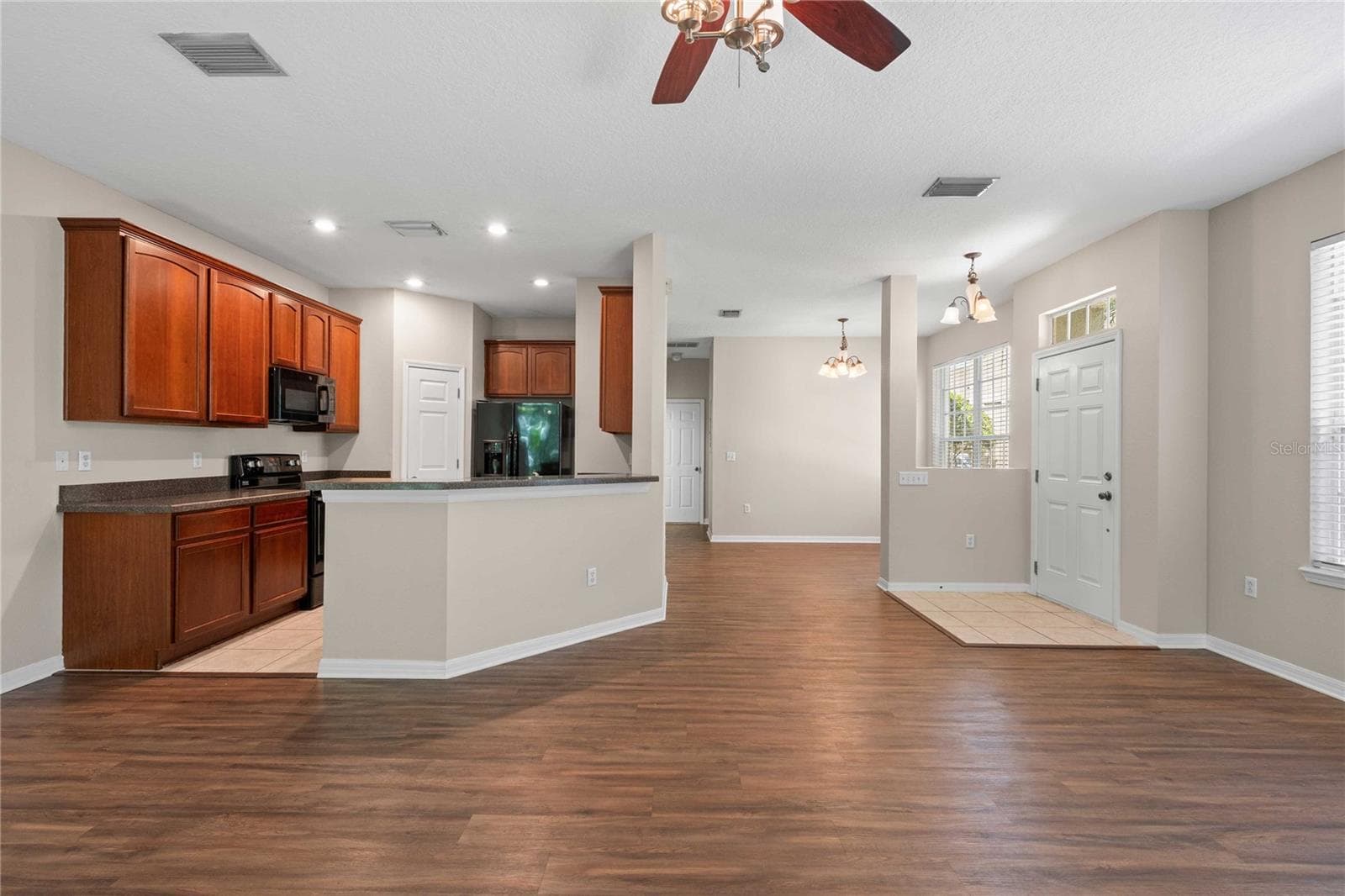 Townhouse at 27627 PLEASURE RIDE LOOP, WESLEY CHAPEL, photo 5 of 33
