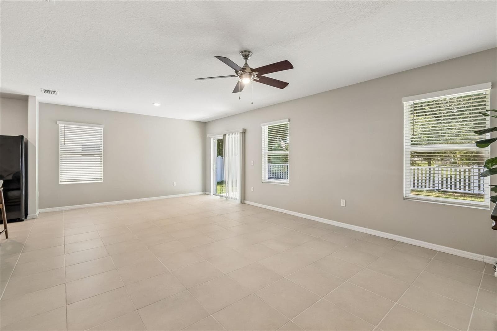 Single Family Residence at 11910 LITTLE VIOLET CIR, RIVERVIEW, photo 15 of 73