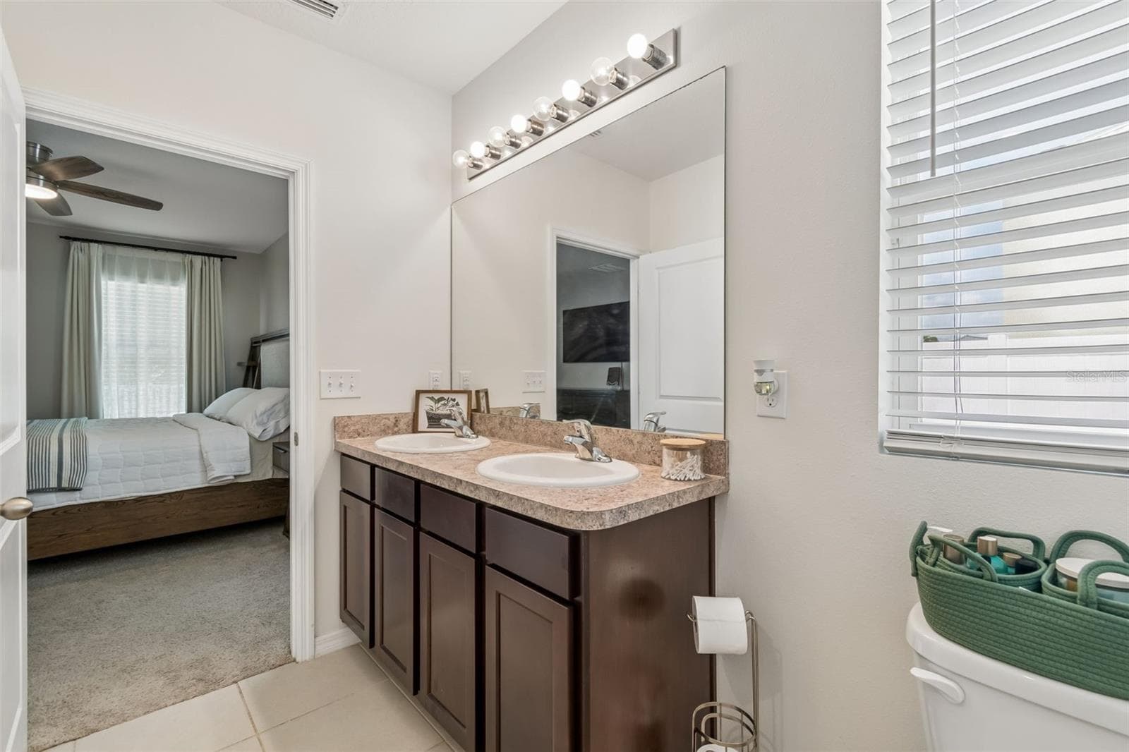 Single Family Residence at 11910 LITTLE VIOLET CIR, RIVERVIEW, photo 21 of 73