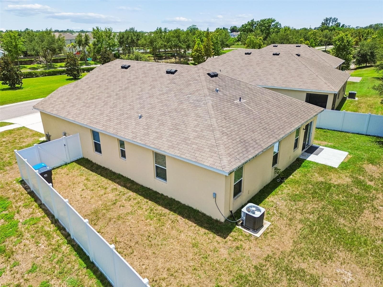 Single Family Residence at 11910 LITTLE VIOLET CIR, RIVERVIEW, photo 43 of 73