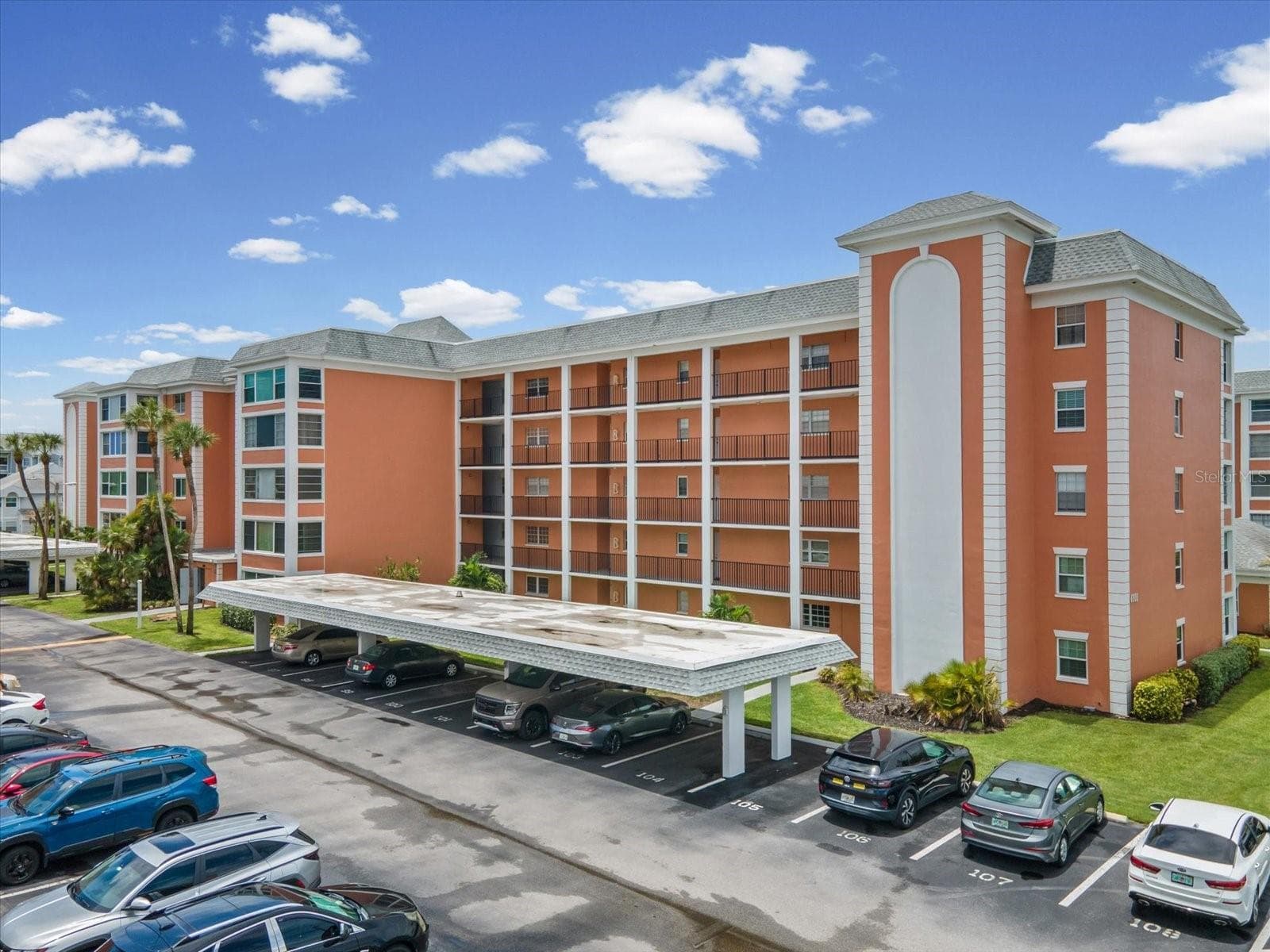 Condominium at 6800 20TH AVE N #503, ST PETERSBURG, photo 2 of 39