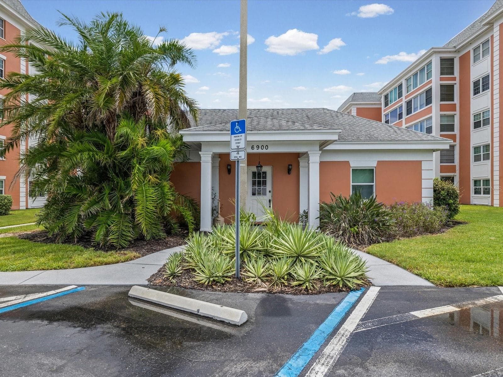 CLUBHOUSE - 6800 20TH AVE N #503, ST PETERSBURG