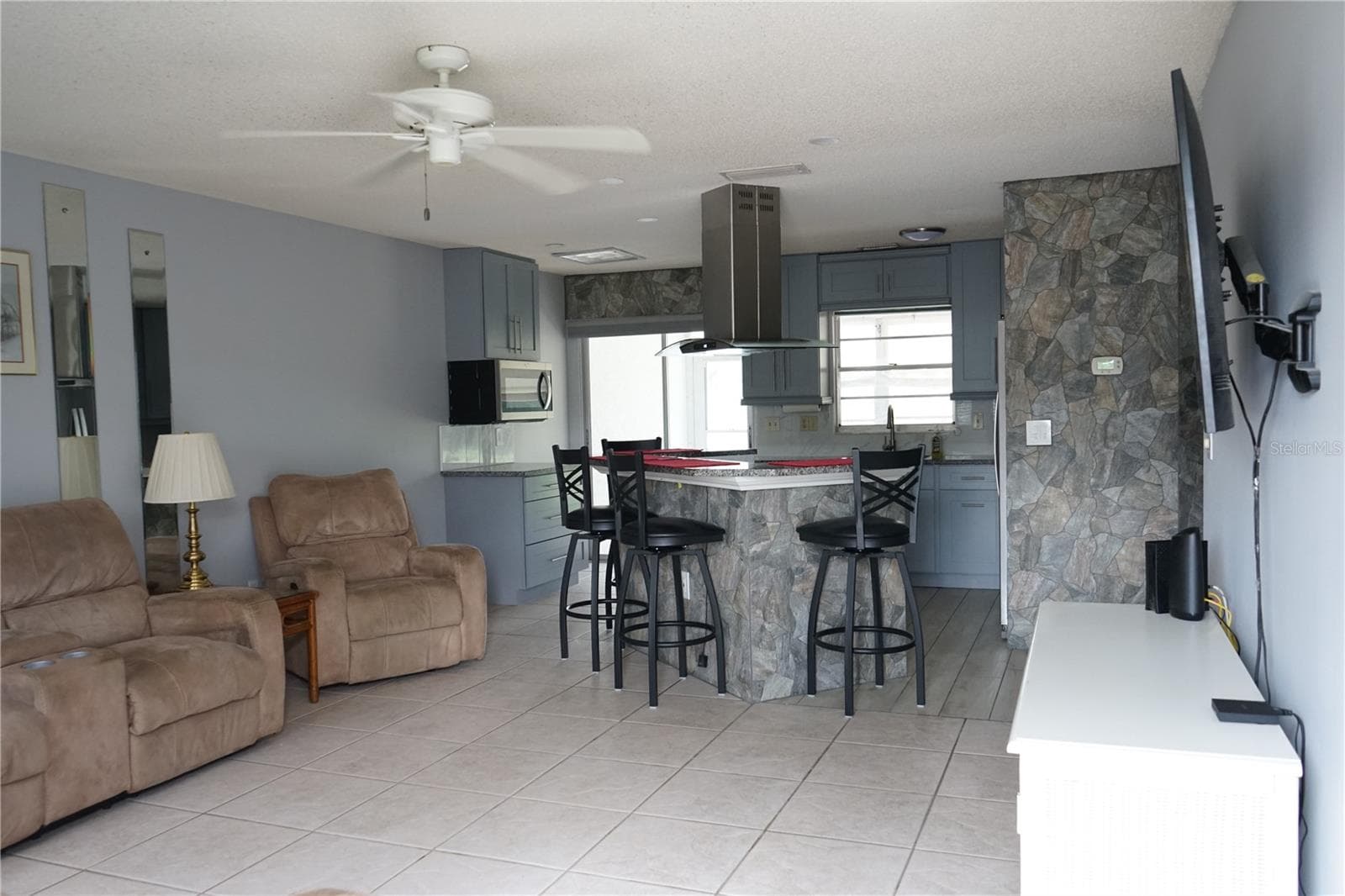 Condominium at 424 LAKE POINT CT #5A, SUN CITY CENTER, photo 4 of 40