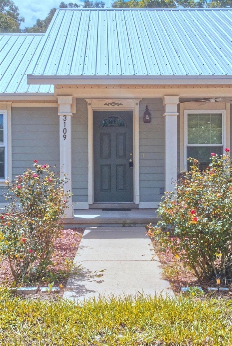 Single Family Residence at 3109 E BRYANT AVE, BELL, photo 4 of 26