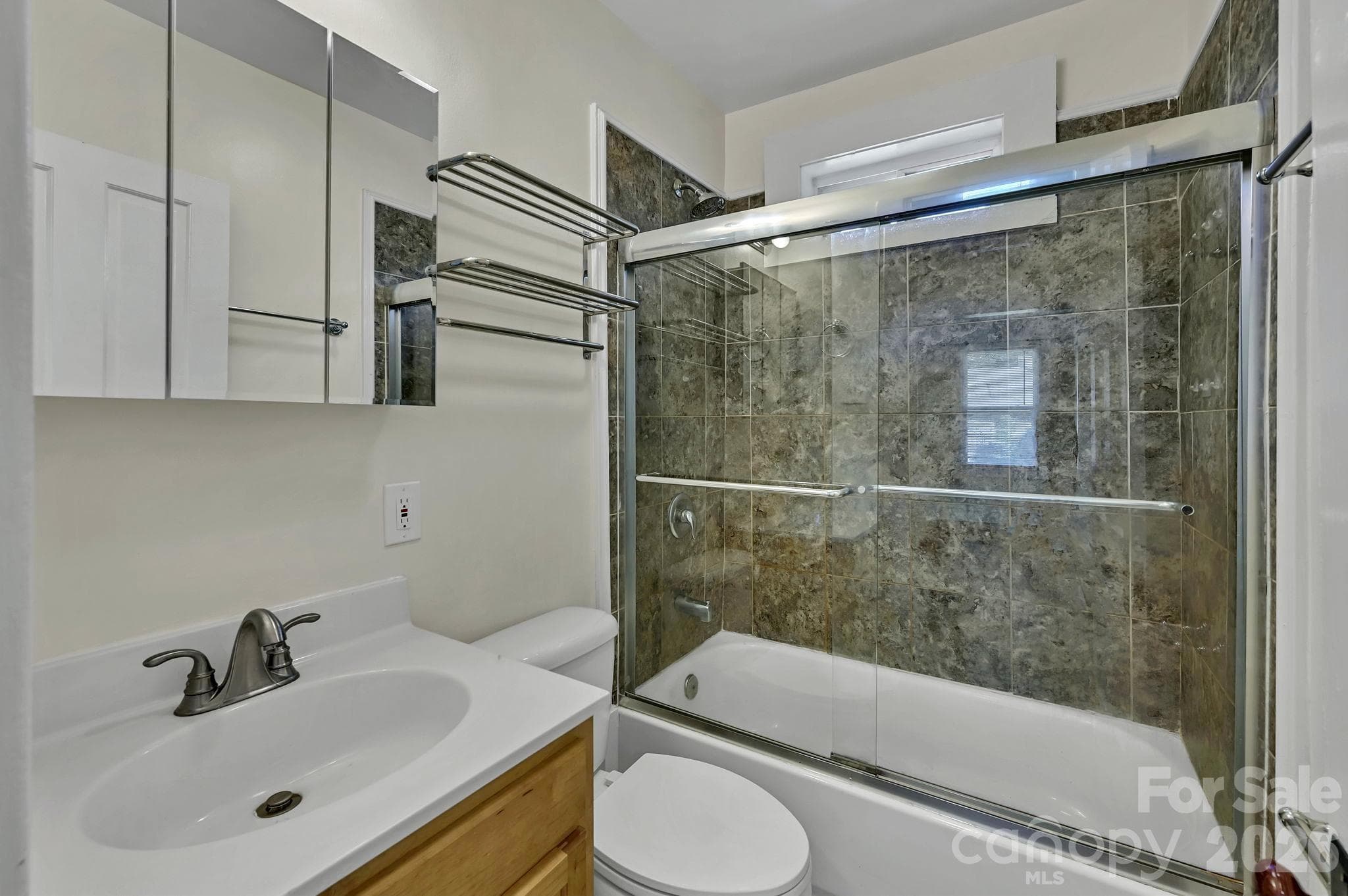 Single Family Residence at 10 Enka Oak Street, Candler, photo 22 of 31