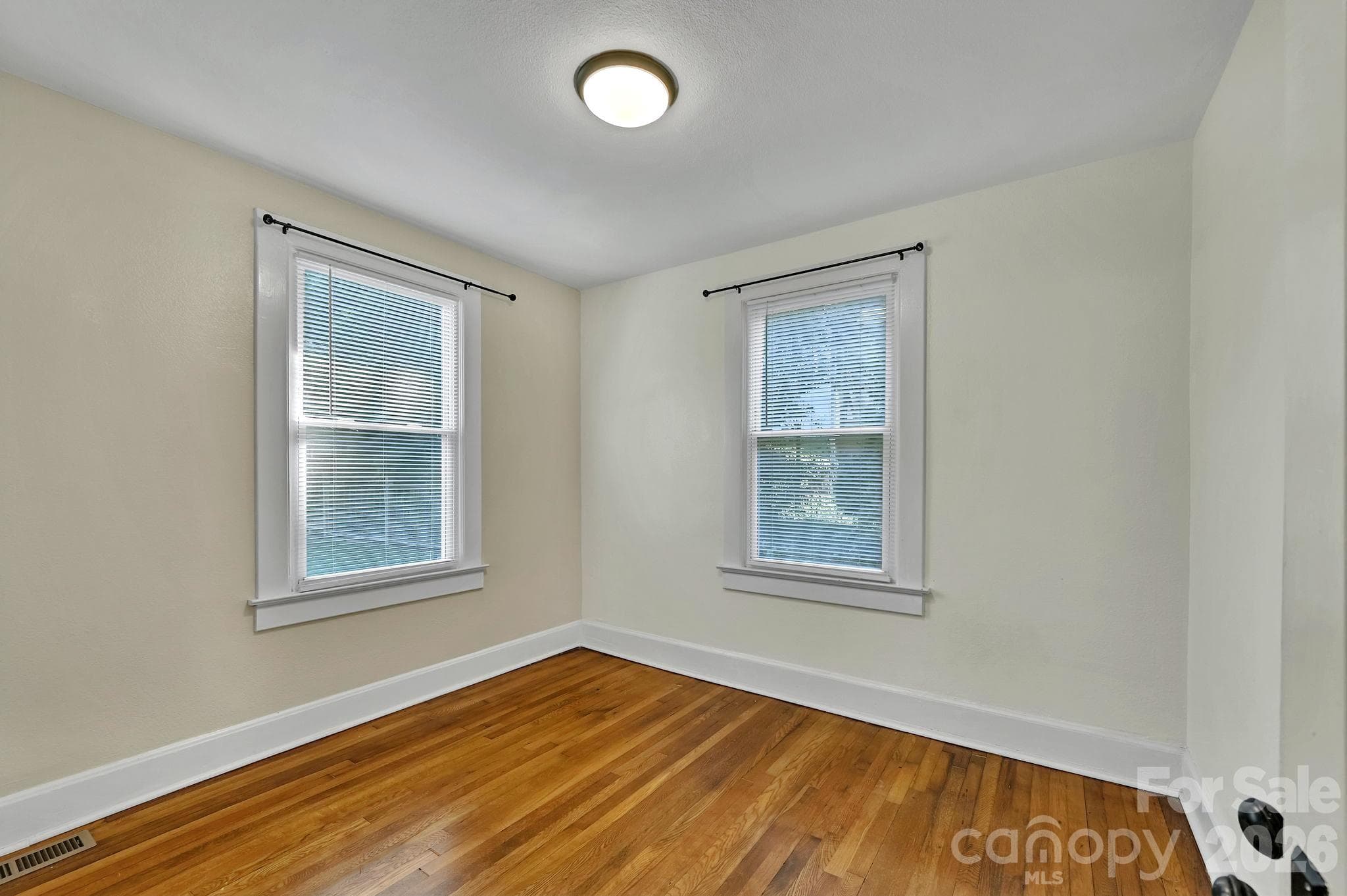 Single Family Residence at 10 Enka Oak Street, Candler, photo 23 of 31