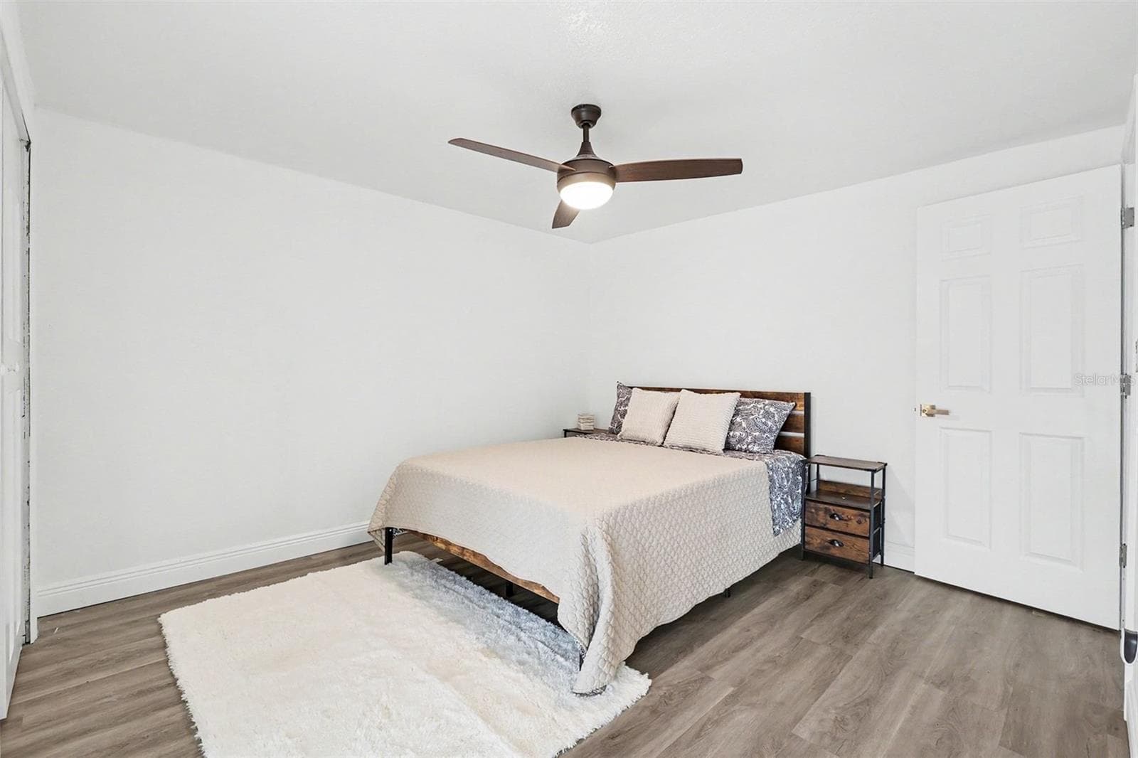 Single Family Residence at 8253 GREENLEAF CIR, TAMPA, photo 12 of 22
