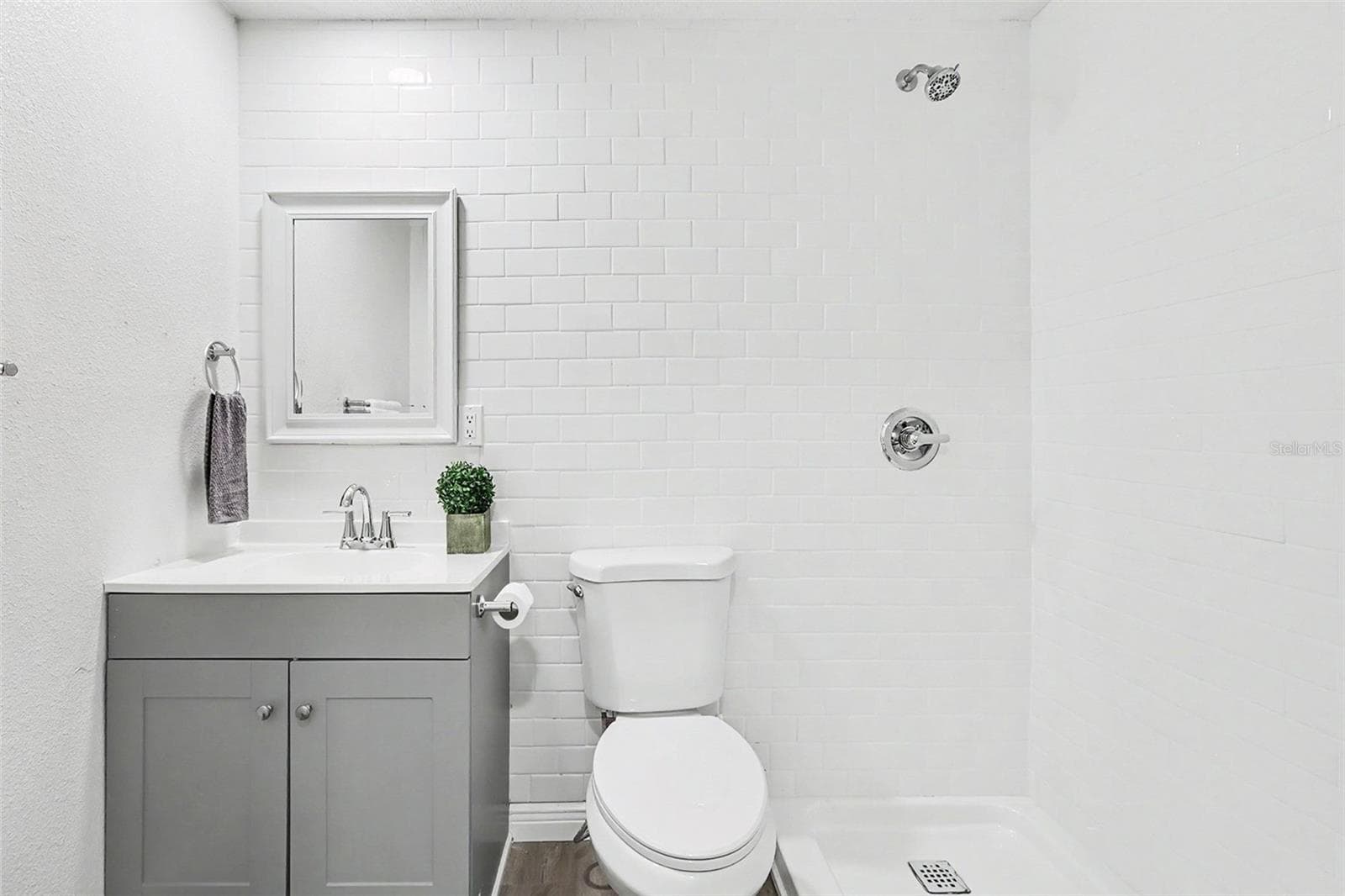 Single Family Residence at 8253 GREENLEAF CIR, TAMPA, photo 18 of 22
