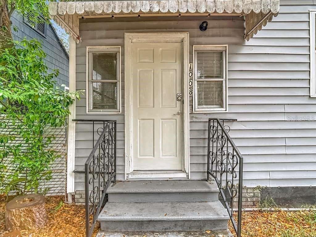 Single Family Residence at 1008 E 24TH AVE, TAMPA, photo 3 of 29