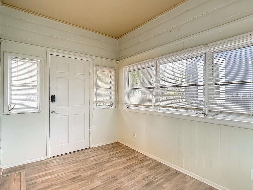 Single Family Residence at 1008 E 24TH AVE, TAMPA, photo 6 of 29