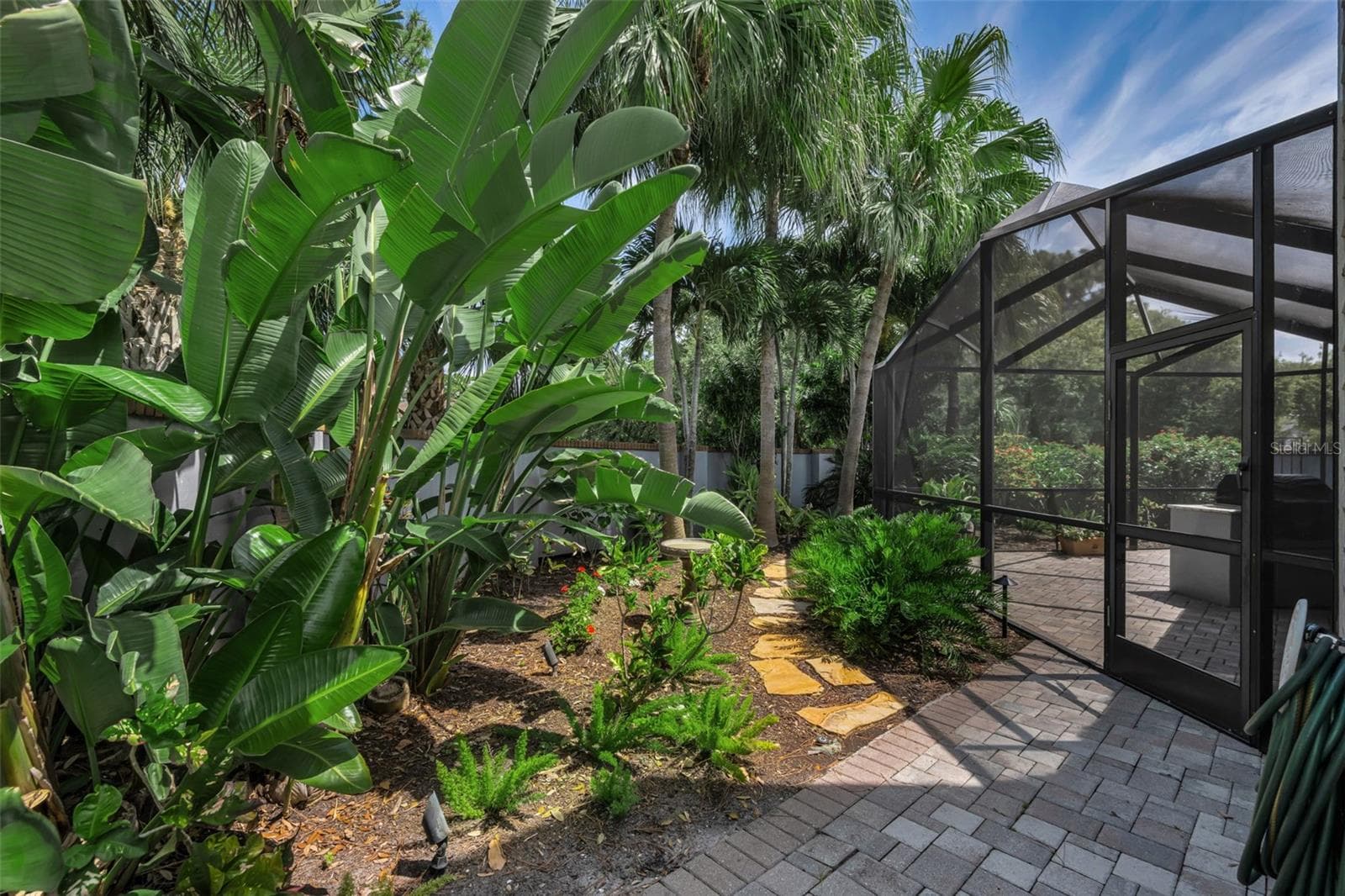 Incredible custom landscaping that is easy care!! - 10497 LONGWOOD DR, SEMINOLE