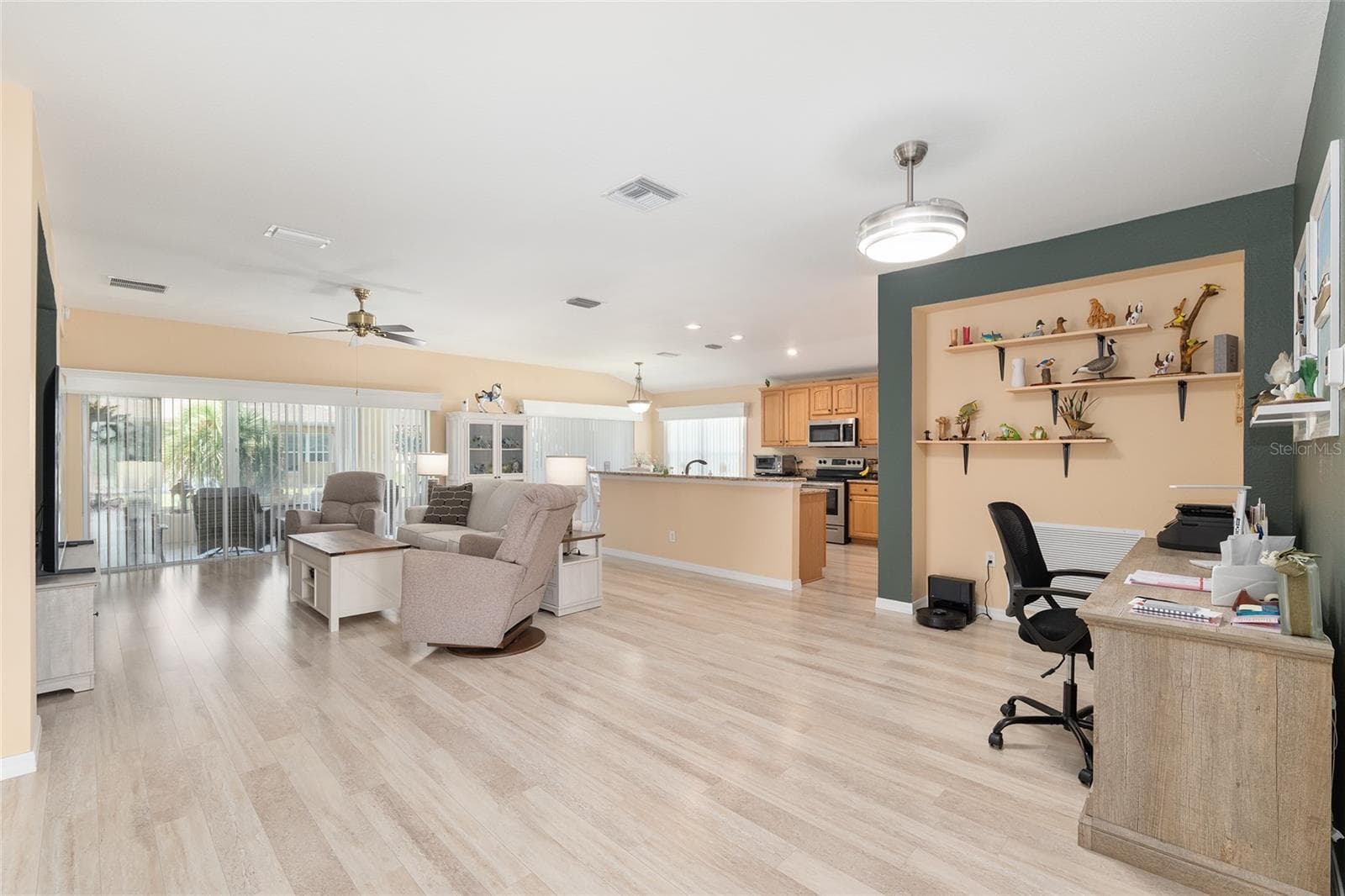 Single Family Residence at 8716 SE 136TH PL, SUMMERFIELD, photo 11 of 73