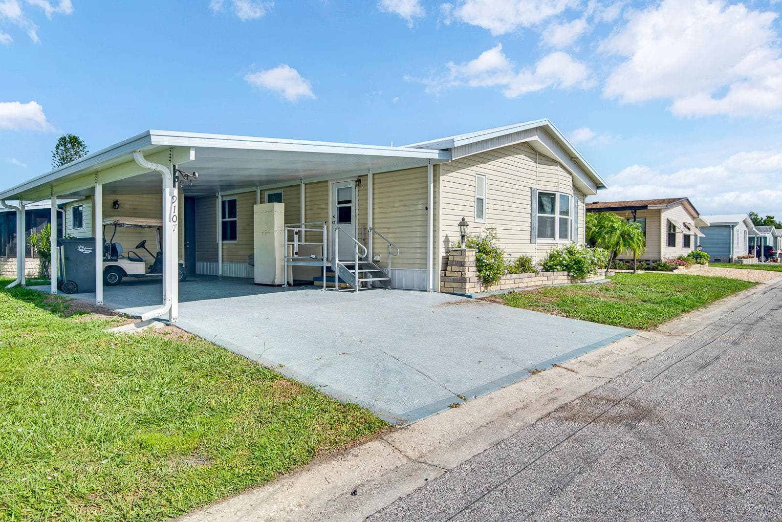 Manufactured Home at 9107 34TH AVE E, PALMETTO, photo 8 of 49