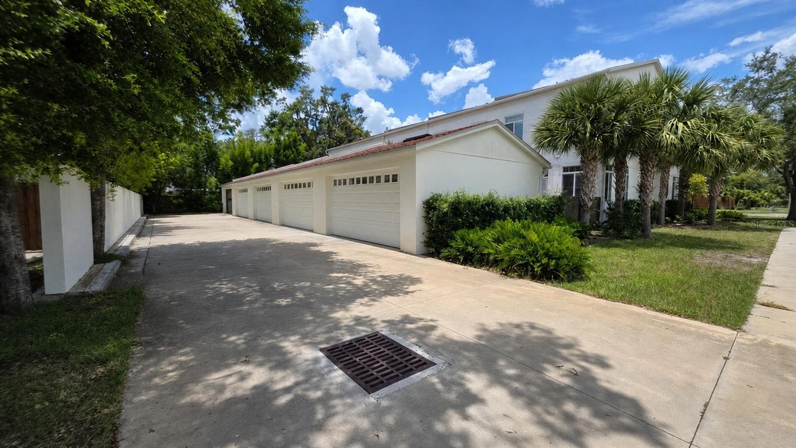 Driveway to Garages - 759 LAKE BALDWIN LN, ORLANDO