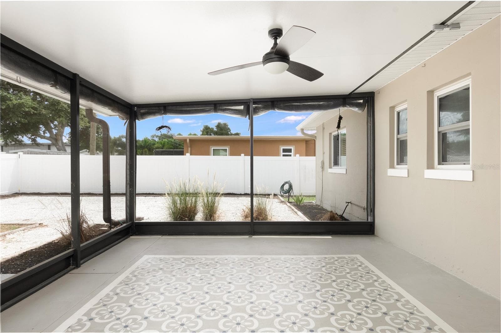 Screened Lanai - 6355 23RD AVE N, ST PETERSBURG