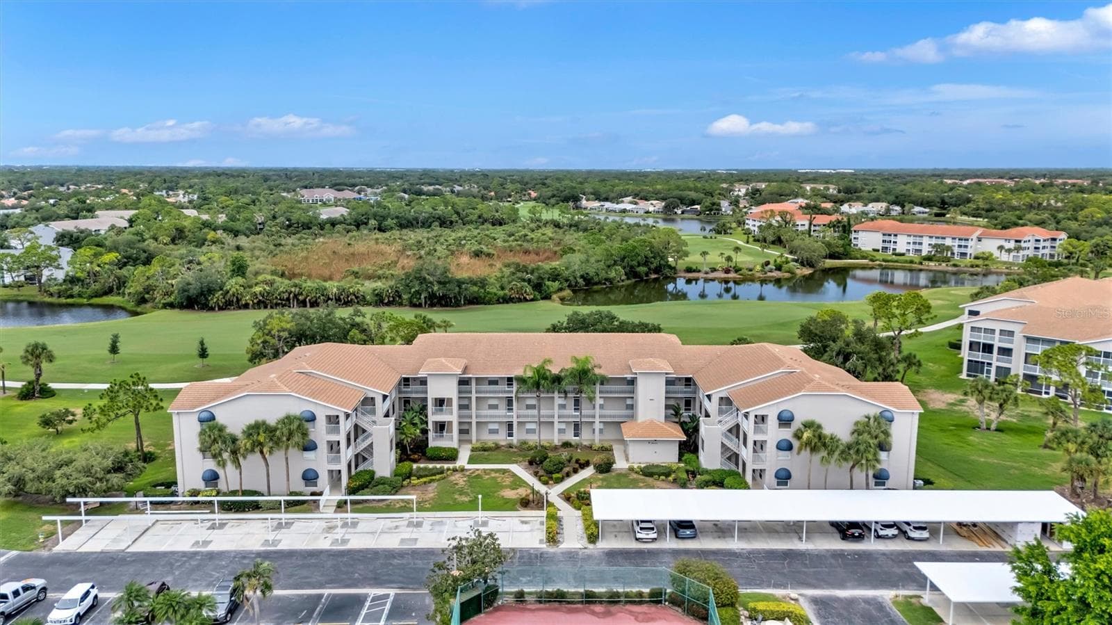 Condominium at 9620 CLUB SOUTH CIR #5107, SARASOTA, photo 2 of 25