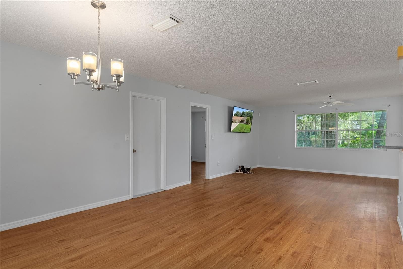 Single Family Residence at 3644 N LAURELWOOD LOOP, BEVERLY HILLS, photo 9 of 115
