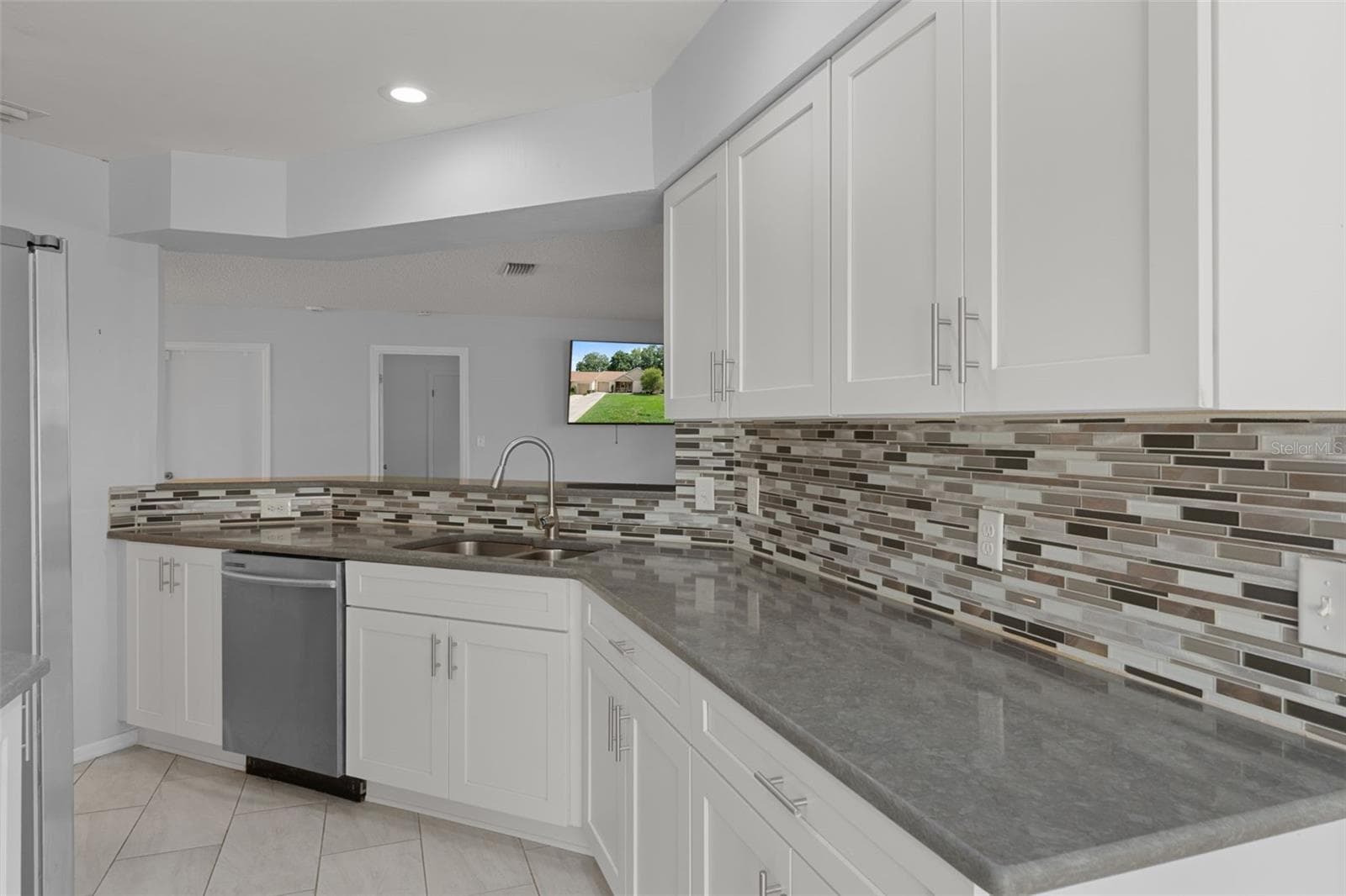 Single Family Residence at 3644 N LAURELWOOD LOOP, BEVERLY HILLS, photo 41 of 115