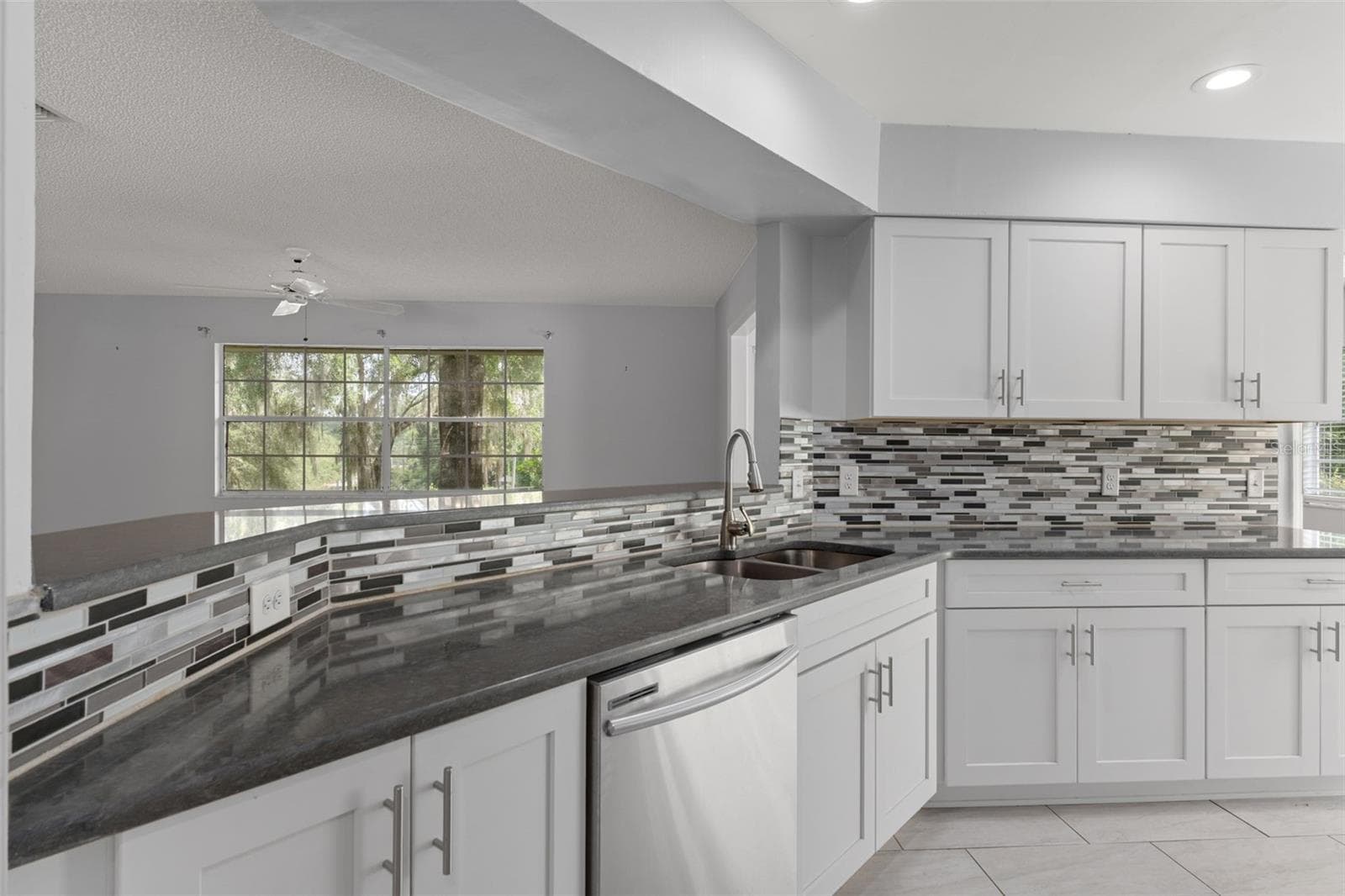 Single Family Residence at 3644 N LAURELWOOD LOOP, BEVERLY HILLS, photo 43 of 115