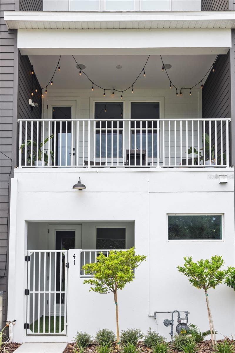 Townhouse at 41 29TH ST N, ST PETERSBURG, photo 2 of 22